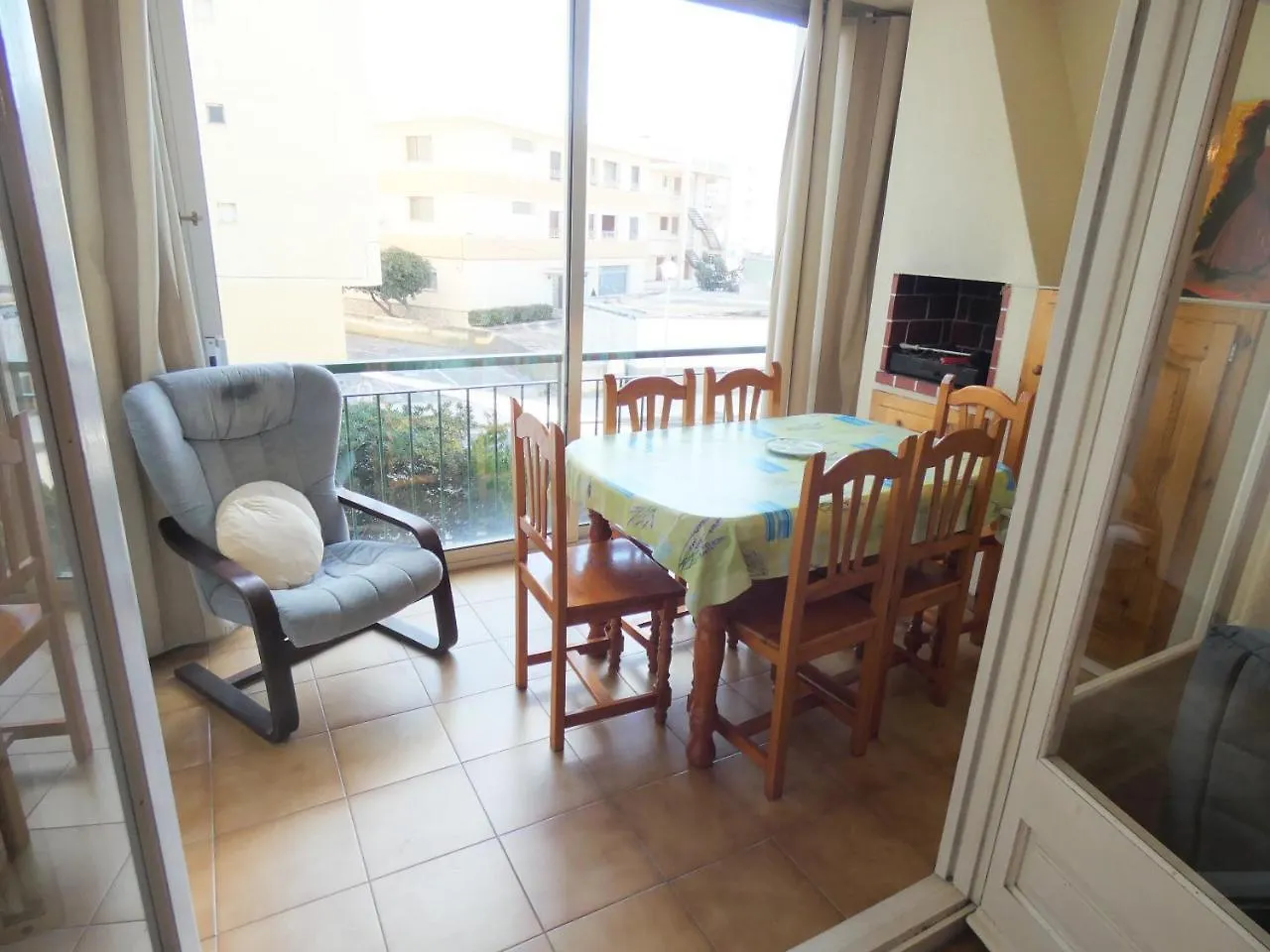 Golf 8 Appartement Roses 0*,